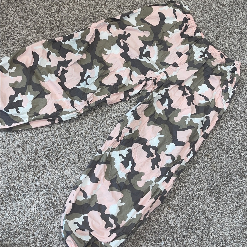Women’s XL Camouflage Cargo Pants - Picture 14 of 14